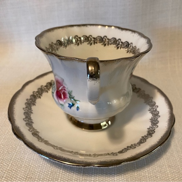 Vintage Windsor Bone China Tea Cup & Saucer Roses with Silver Accents - Picture 2 of 9